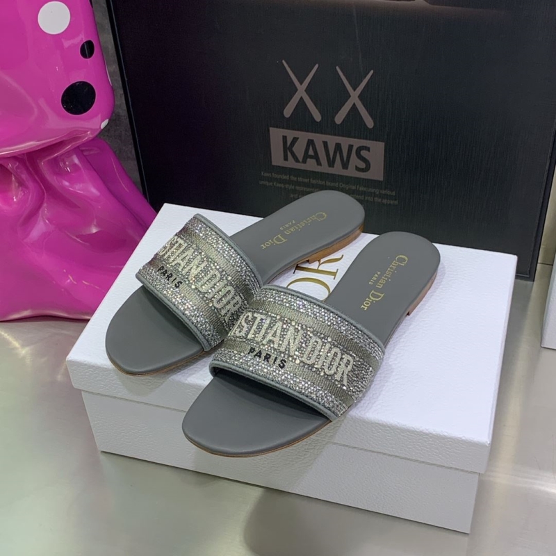 ch**an D*or slippers